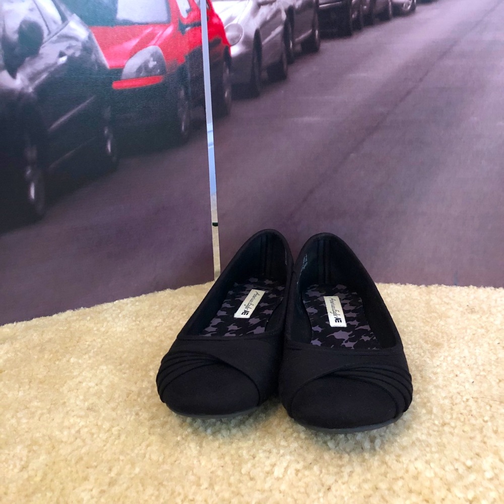 Pretty black flats!